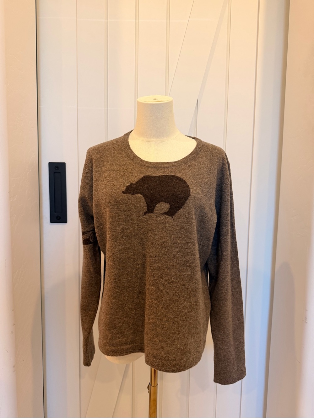 Sundance Brown Bear sweater 100% lambs wool size large